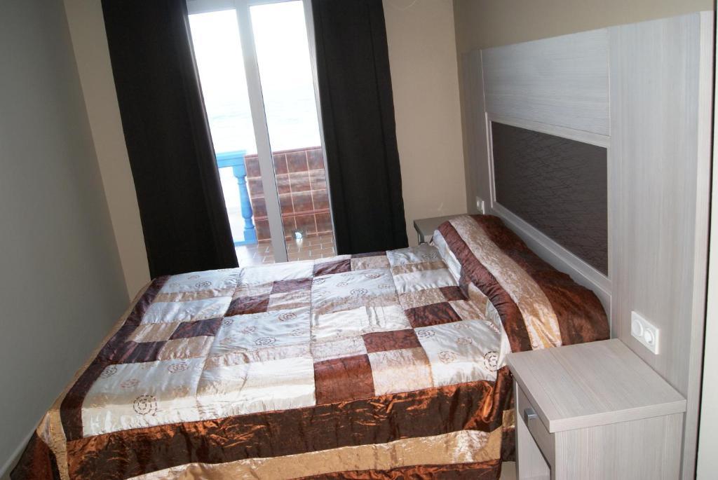 Hotel Dona Luisa San Luis de Sabinillas Chambre photo